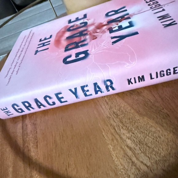 🤓 The Grace Year by Kim Liggett Book - Picture 3 of 4